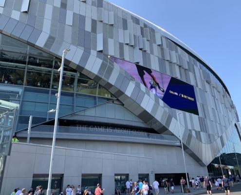 outside of the spurs ground